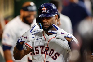 【MLB】ドジャース、元同僚ヘイワードに「チャンピオンリング贈呈」　“親友”フリーマンらと笑顔の抱擁、6球団渡り歩き……今季パドレス移籍も戦力外に 画像