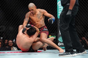 【UFC】ペレイラ、ダイレクトリマッチで“秒殺”王座奪還劇　タイトル戦6度目のKOは“殿堂入り”シウバに次ぐ史上2人目の快挙 画像