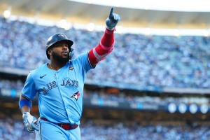 【MLB】“16戦8発”ゲレーロJr.が2試合連続アーチ、好調ブルージェイズ打線が初回に「WS史上初の先制パンチ」 画像