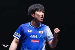 張本智和、“4度目の正直”達成の日本エースが悲願の初優勝　パリ五輪銀・モーレゴードを4－2撃破で戴冠【WTTファイナルズ香港】 画像
