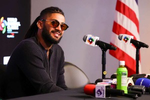 【WBC2026】“お～いお茶”拒否のソトが居ぬ間に……タティスJr.はちゃっかり商品アピール「オファーの電話待ってるよ」　大谷翔平の後釜狙う 画像