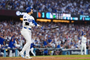 【MLB】13時間超の時差が生むドラマ、日本の観戦風景……公式の“開幕プロモ”に米国ファンが感動「朝食を食べながら観戦しているのか」 画像