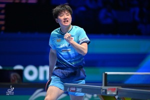 張本智和が中国の元世界王者と圧巻ラリーの応酬　伊藤美誠はフォアハンドからの巧みな1本　WTTが2022年大会に再脚光【世界卓球2026】 画像