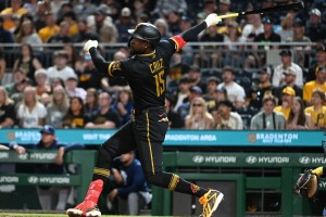 【MLB】とんでもない超確率、メジャー屈指の“怪力男”クルーズの188キロ弾が「右翼ポールの頂点に着弾」　実況席も驚愕の一発 画像