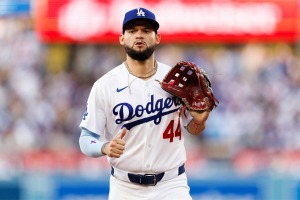 【MLB】「パヘスの前で走るな」佐々木朗希を救った、初回先頭の長打を刺した“パーフェクトスロー”　反転から圧巻のダイレクト返球 画像