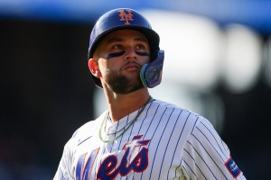 【MLB】ビシェットが古巣凱旋で涙……親友ゲレーロJr.の催促で照れ笑い「ヘルメットとりなよ」　ブルージェイズファン総立ちで拍手 画像