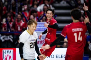 「日本の勢いは止まらない」バレー男子の世界王者撃破に公式賛辞　最多得点で決勝T進出に導いた髙橋藍に称賛【VNL2026】 画像