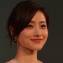 石原さとみ、ジュエリー業界が選ぶ「ウーマン オブ ザ イヤー」受賞