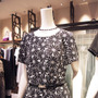 「レリアン ブラスハウス」はストレッチ刺繍を採用したドレスを提案