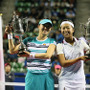 全日本テニス選手権、女子ダブルス優勝の久見香奈恵（左）