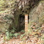 洞穴。ここで弘法大師が閑居したのかしらん、と妄想してみる。奥には怖いので入らなかった。