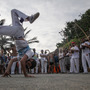 格闘技をもとに音楽やダンスを取り入れたブラジルの文化「カポエイラ」