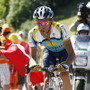 　ツール・ド・フランスは７月19日、フランスのポンタルリエからスイスのベルビエまでの207.5kmで第15ステージが行われ、2年ぶり2度目の総合優勝をねらうスペインのアルベルト・コンタドール（26＝アスタナ）が、07年の第14ステージに続く区間2勝目を挙げた。総合成績で