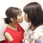 飯豊まりえ、佐野ひなことキス寸前のツーショット写真を公開