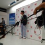 JALでフランクフルトから成田に到着したリオ五輪カヌー銅メダリスト・羽根田卓也選手