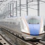 今季の「元日・JR西日本乗り放題きっぷ2017」も12月11日から発売される。山陽新幹線や北陸新幹線（写真）も利用できる。