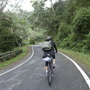 道幅が狭く山道を思わせるものの、ここも環島1号線（自転車で台湾を一周するために整備された道）の一部