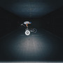 自転車や衣類に使用できる光を反射するスプレー「アルベド100」発売