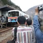 奥飛騨温泉口駅に向けて復活一番列車が発車。