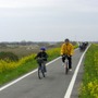 　東京都自転車競技連盟が運営する「TCF親子ブルベ」が4月4日、埼玉・荒川サイクリングロードを中心にして開催された。1回目とあった参加したのは13組の親子だったが、40kmの距離を速い親子は2時間強の時間で、遅い親子でも制限時間を少しオーバーする4時間半強で完走し