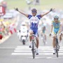 　ツール・ド・フランスは7月16日、ブールドペアジュ～マンド間の210.5kmで第12ステージが行われ、ホアキン・ロドリゲス（31＝スペイン、カチューシャ）がアルベルト・コンタドール（27＝スペイン、アスタナ）との一騎打ちを制して初優勝した。マイヨジョーヌを着るアン