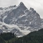 雪の残ってる山も多いです（ツール・ド・フランス14）