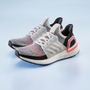 アディダス、従来のUltraboostを再構成した「ULTRABOOST 19」発売