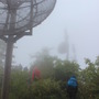 2年前の男体山の写真、その2。登山ビギナーの筆者に、容赦なく雨が降り注ぐ。
