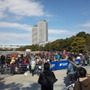 　シクロクロス東京2012が2月11日に東京都立お台場海浜公園で開催され、国内外のトップ選手から一般参加者までが特設コースを激走。珍しい競技に観光客も足を止めて興味深く見守る姿が目立った。シクロクロスは自転車によるクロスカントリーレースで、郊外の丘陵地など
