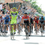 　ジロ・デ・イタリアは5月24日、サンビートディカドーレ～ベデラーゴ間で149kmで第18ステージを行い、ファルネーゼビニ・セッレイタリアのアンドレア・グアルディーニ（イタリア）がゴール勝負を制して優勝。総合1位のマリアローザを着るカチューシャのホアキン・ロド