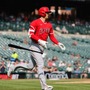 【MLB】大谷翔平、途中交代に公式「痙攣のため」と説明　2打席連続38号直後に左脇腹を気にする素振り