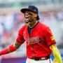 【MLB】「冗談だろ」アクーニャJr.の“大遠投補殺”に実況驚愕、右翼最深部から三塁へダイレクト返球　今季はメジャー最速169キロの強肩