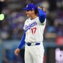 【MLB】今季初勝利、大谷翔平は「次の回が先頭打者だったのを忘れていた」 “慌てた二刀流”に公式が爆笑、唯一無二のルーティンに称賛の声