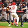 【MLB】エンゼルス戦で大乱闘勃発　先制アーチのソレア、死球後の内角球にブチ切れ……マウンド付近でブレーブス右腕と殴り合い