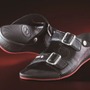 疲労した足のリカバリーやコンディションアップに重点を置いた最新モデル「シダス3Dサンダル」をシダスジャパンが5月から、ヴィクトリアワードローブなどのスポーツ店で発売する。