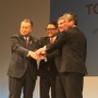 トヨタ自動車は3月13日、国際オリンピック委員会（IOC）との間で東京オリンピックを含む2024年までのIOC「TOP（The Olympic Partner）パートナー」契約を締結したと発表した。