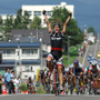 　5日間の日程で開催される自転車ロードレース、ツール・ド・北海道は9月13日、小樽市から岩内町までの105kmで第1ステージが行われ、ドイツの地域選抜チームの一員として参加しているヘンリ・ベルネル（28）がロングスプリントで優勝。総合成績でも首位に立った。