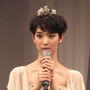 剛力彩芽、ドレス姿で登場…「ジョア」特別パッケージ発表会