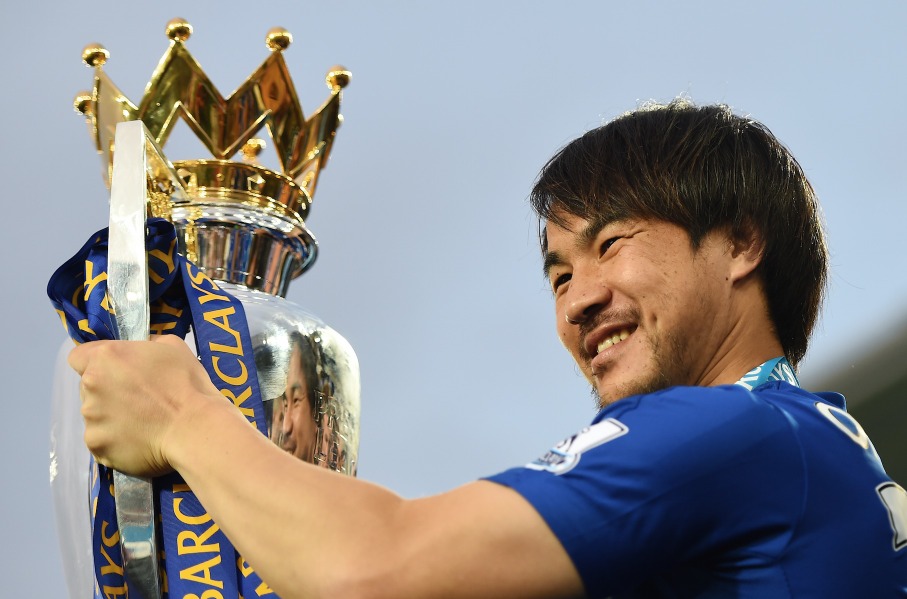 岡崎慎司 レスター歓喜の優勝パレード 新たな目標 もっと上に行きたい Cycle やわらかスポーツ情報サイト