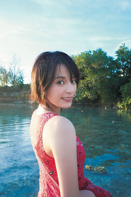 大沢ひかる 1st写真集発売 健康美ビキニから 大人な雰囲気 ショットも Cycle やわらかスポーツ情報サイト