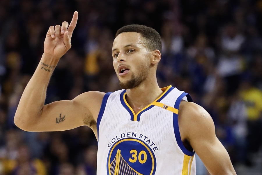 ステフィン カリーがnba新記録 1試合で3ポイント13本成功 Cycle やわらかスポーツ情報サイト