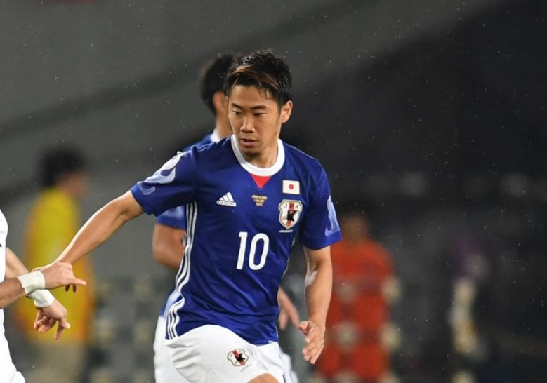 サッカー日本代表 香川真司 左肩脱臼で痛々しい姿 切り替えて頑張ります Cycle やわらかスポーツ情報サイト