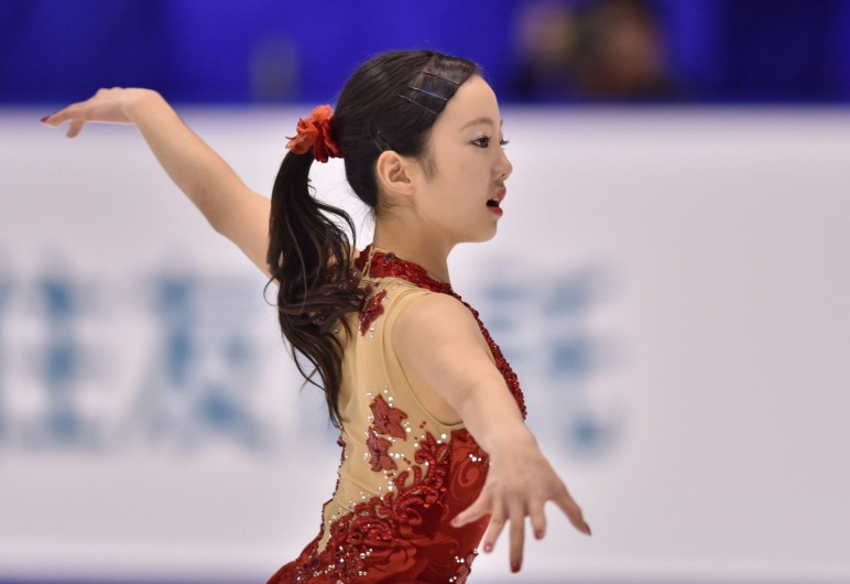 本田真凛 メドベージェワと2ショット ネコ耳似合いすぎ 女神 女神 Cycle やわらかスポーツ情報サイト