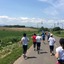 iPhone壁紙「青い池」の美瑛町を走るヘルシーマラソン…増田明美がハイタッチ 画像