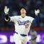 【MLB】「ボールくれよ」大谷翔平、53打席ぶり7号アーチで……心から安堵の表情　“記念球要求”に同僚たち爆笑 画像