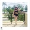 小嶋陽菜、白肌に黒のsexyビキニを披露