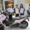 昭和女子大学とBMWがコラボ…女子大生がバイクのボディをラッピングデザイン…東京モーターサイクルショー2017