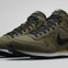 ナイキ、秋冬向けのスニーカーとしてInternationalist MIDを発表