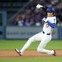 【MLB】大谷翔平、11試合ぶり今季13個目の盗塁　送球が「みぞおち直撃」でうずくまるも……大事には至らず