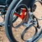 どんな悪路でも走れる車椅子「Loopwheels」…英ノッティンガム発
